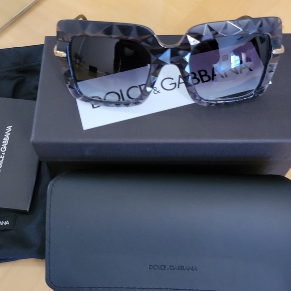 Dolce & Gabbana Sunglasses - Brand New - Picture 3 of 6